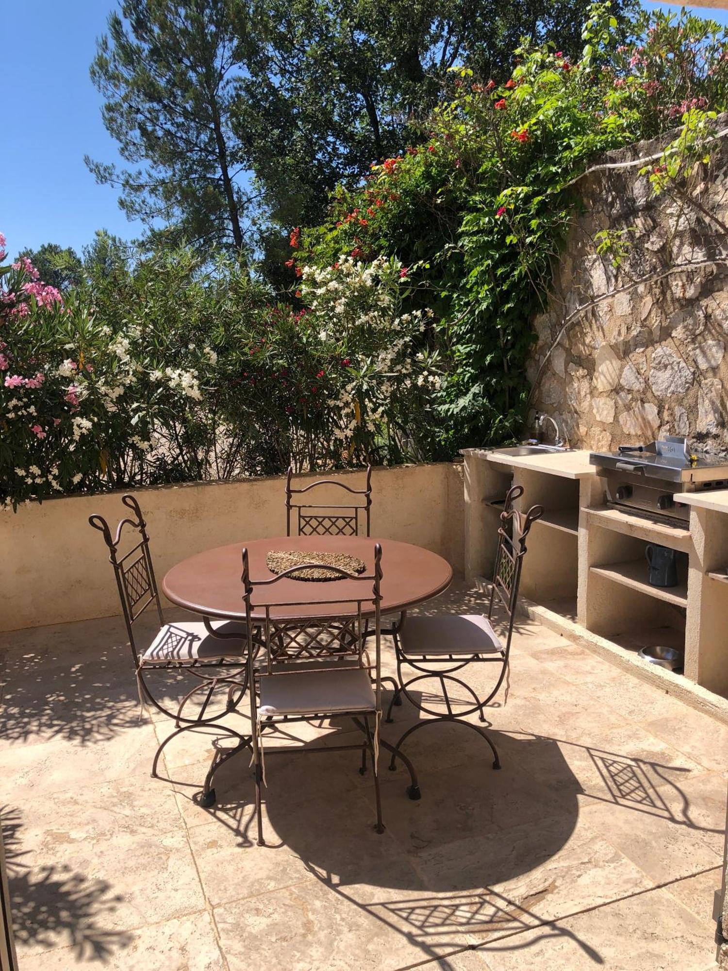 Апартаменти Le Cocon De Provence Фаєнс Екстер'єр фото