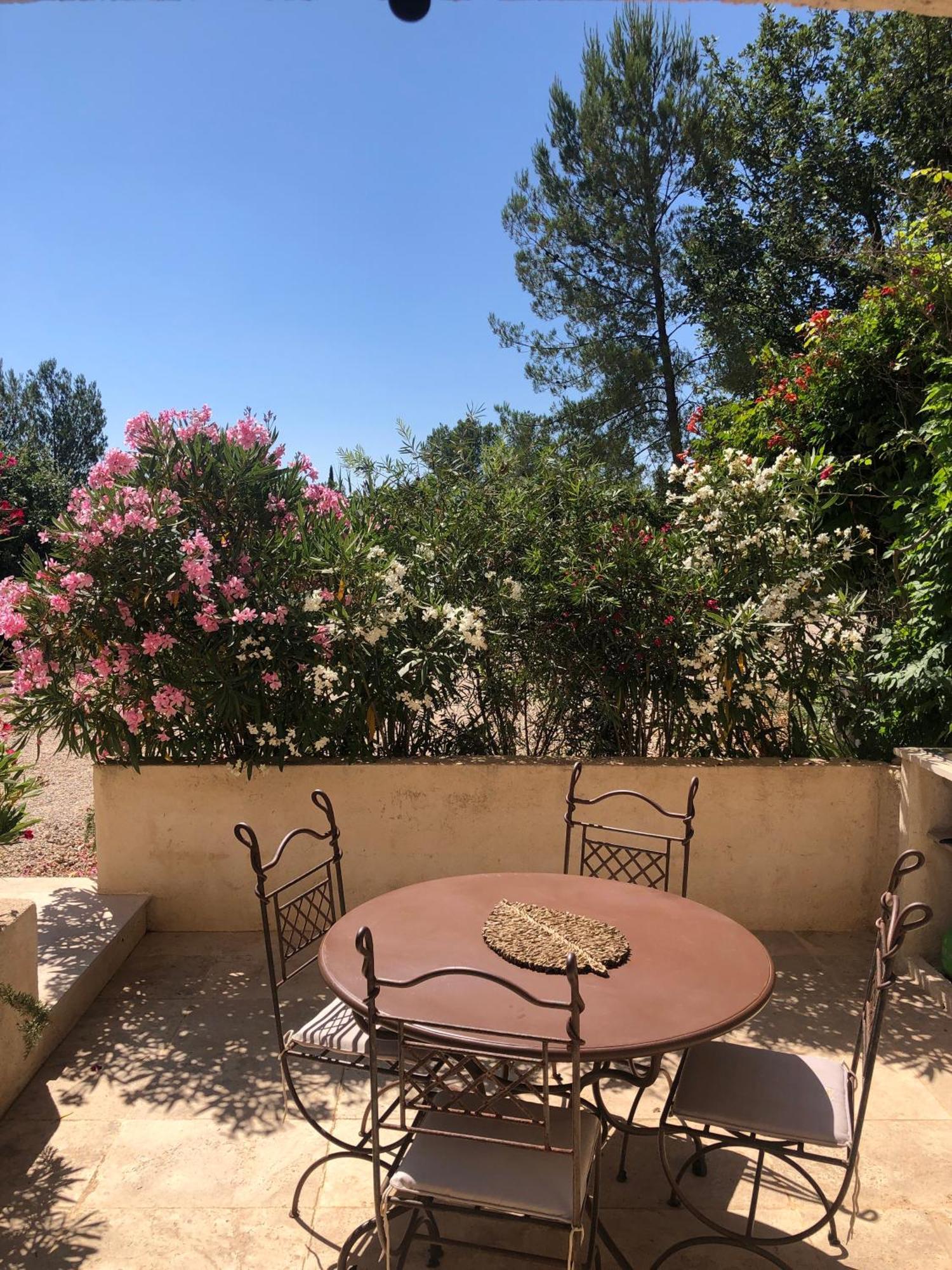 Апартаменти Le Cocon De Provence Фаєнс Екстер'єр фото
